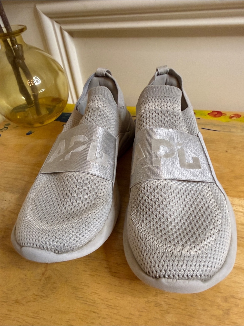APL TechLoom Bliss Women’s Size 6‎ – Cement/White Slip-On Running Shoes